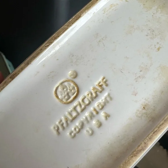 Pfaltzgraff Ceramic Butter Dish with Green Pea Pod Design - Picture 6 of 6